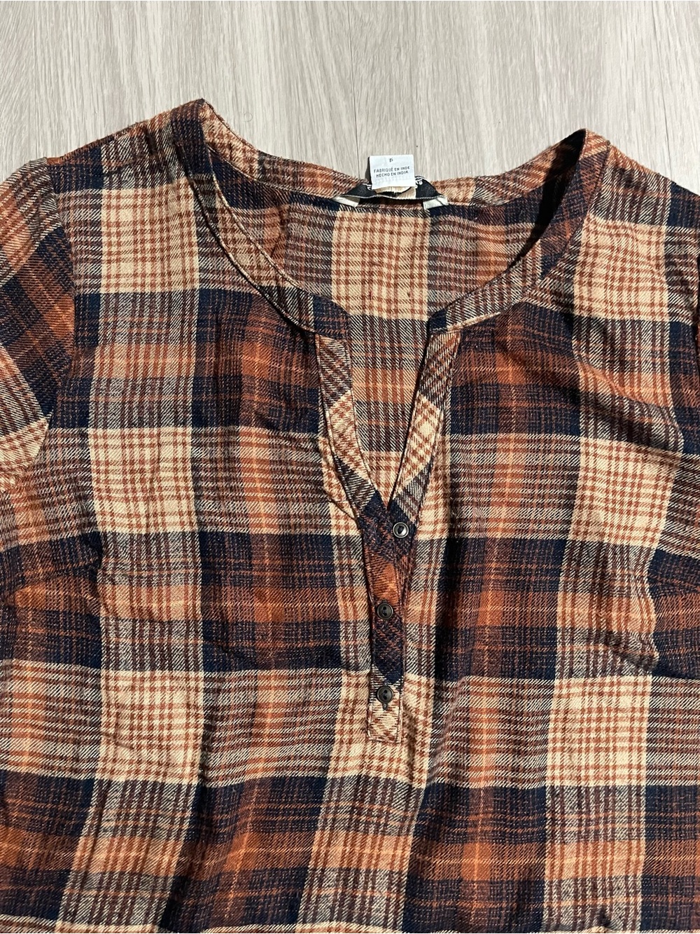 Women's Plaid Henley Tunic Top - Picture 4 of 6